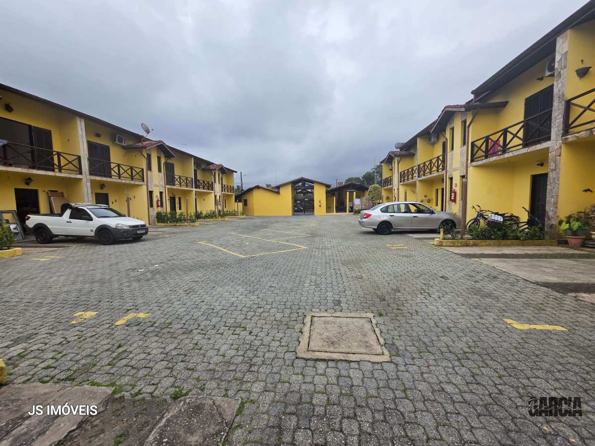 Casa de vila à venda, com 2 quartos, 80m²